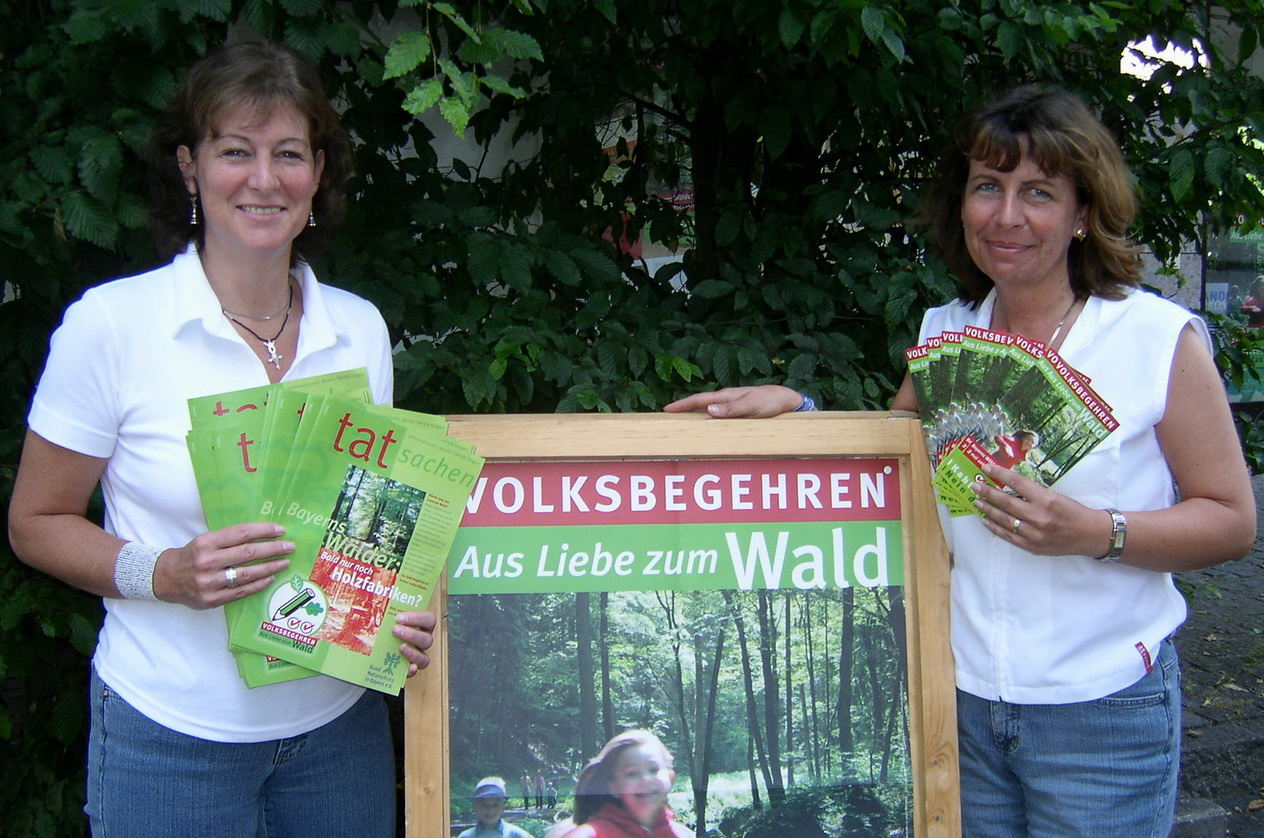 Ilse Englmeier (Biologin, 2 Jahre bei der KG angestellt) und Jutta Gölkel