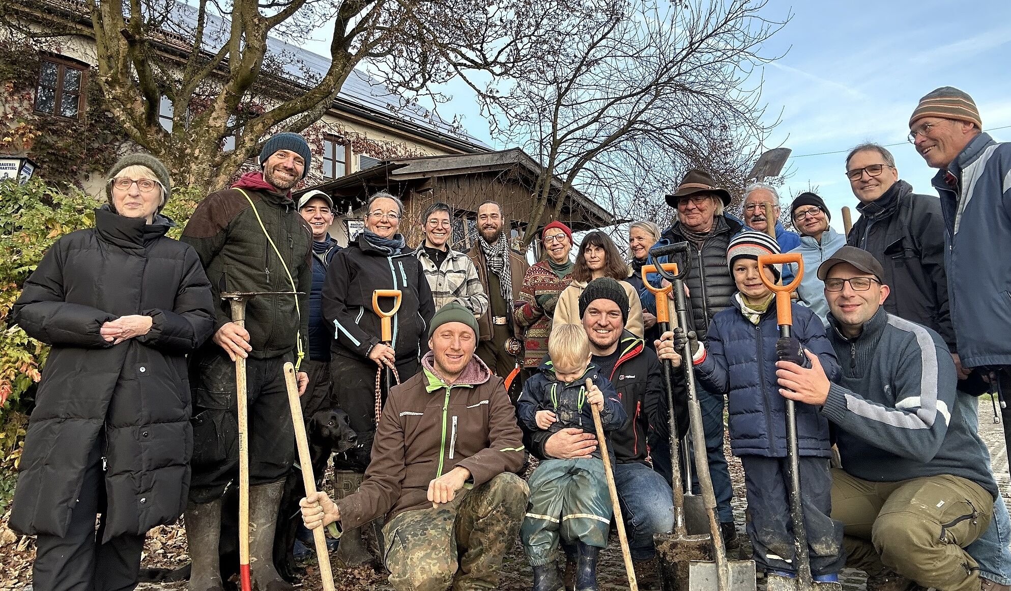 Bestens gelaunte Baumpflanzer Bestens gelaunte Baumpflanzer