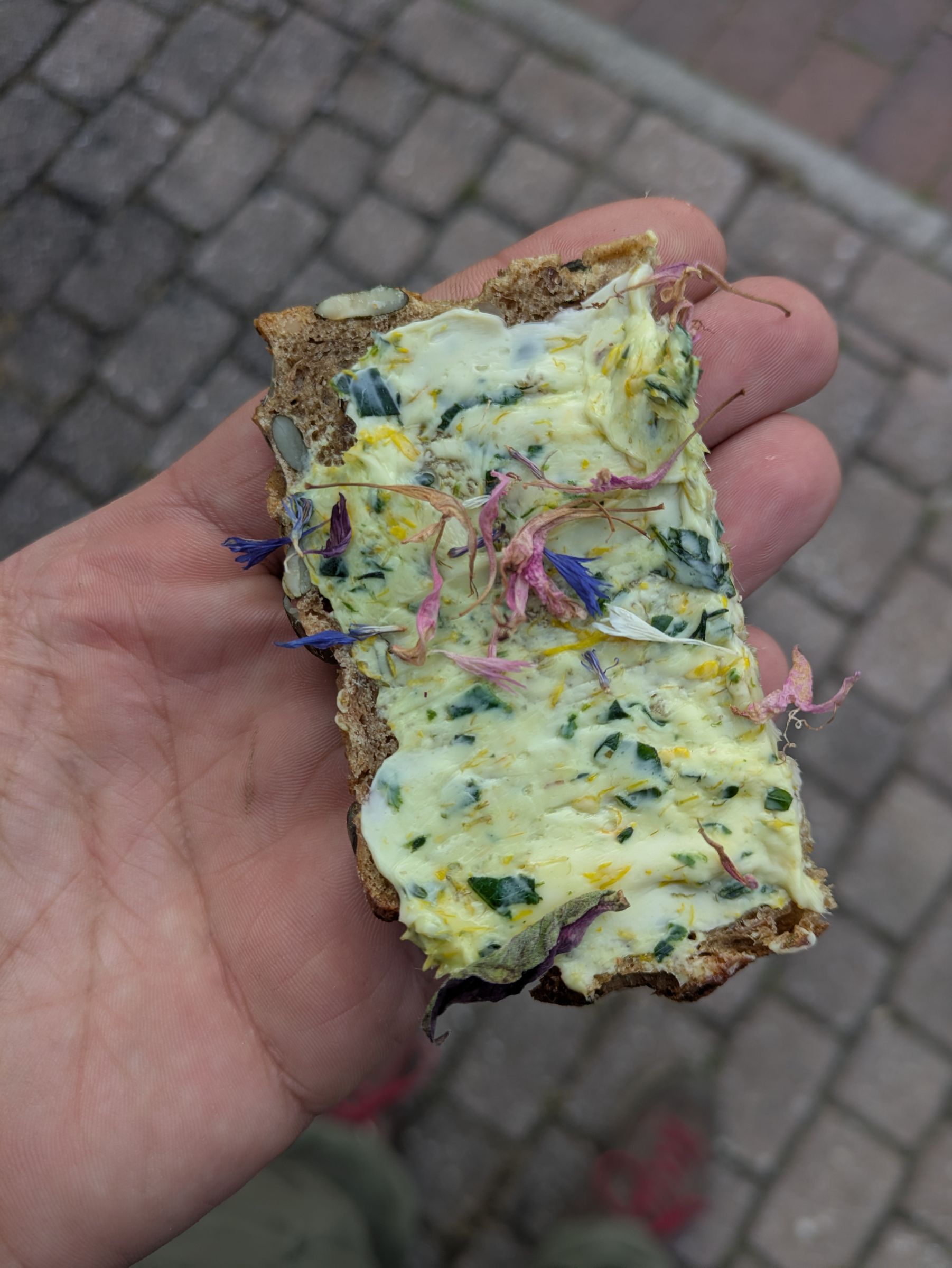 Ein Kräuterbrot - lecker