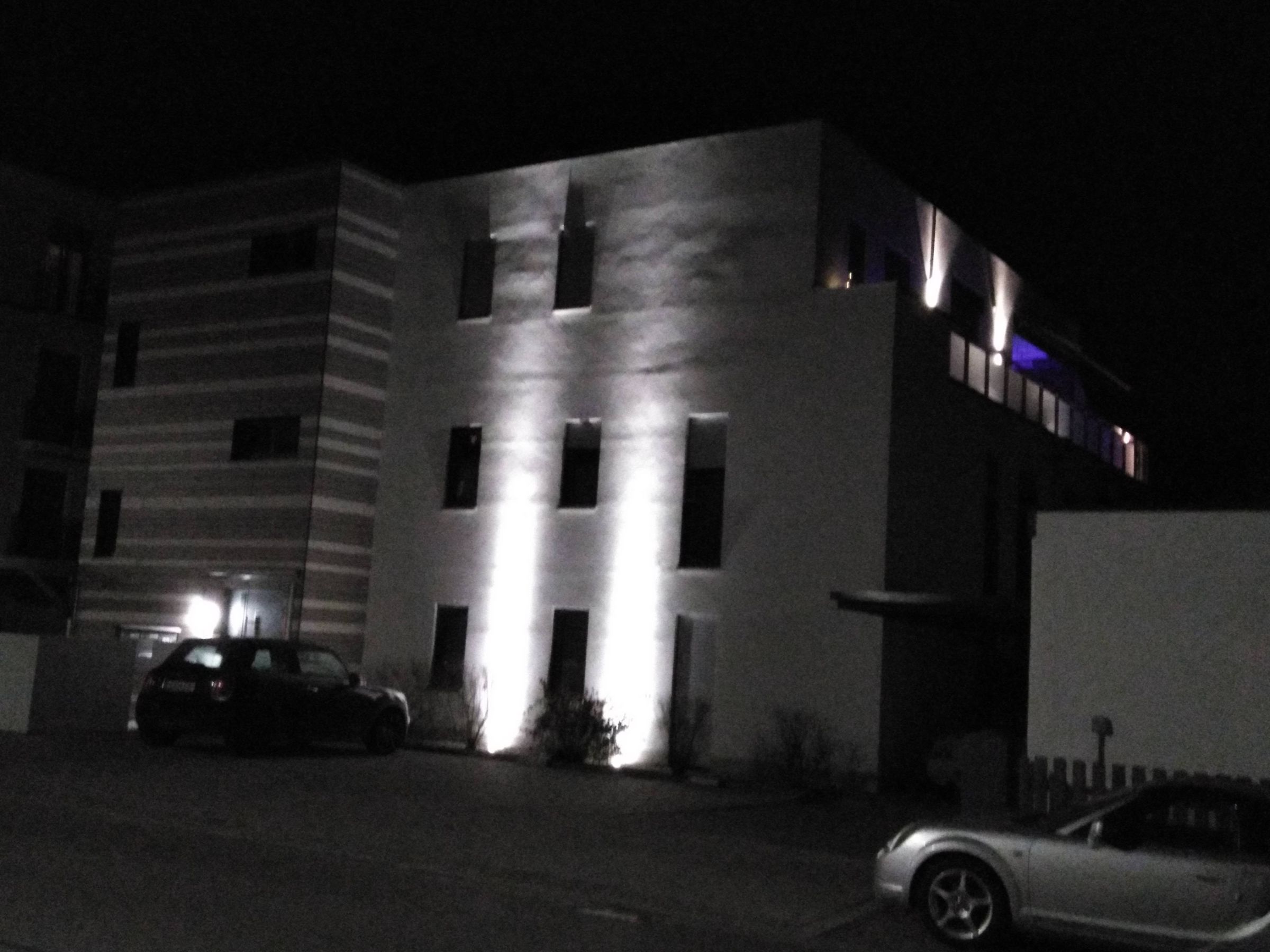 Fassadenbeleuchtung - negativ